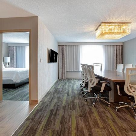 The Landing Hotel & Conference Centre St. Paul ภายนอก รูปภาพ
