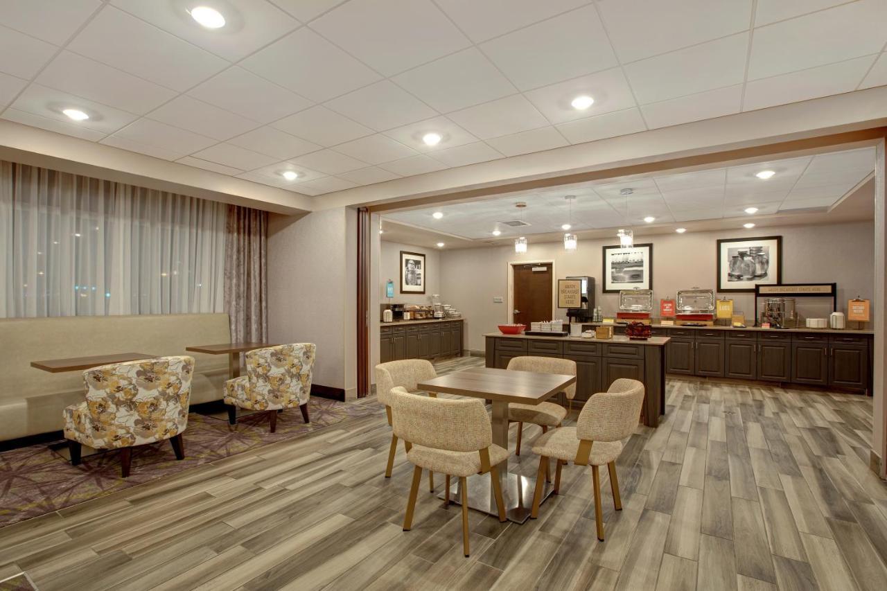 The Landing Hotel & Conference Centre St. Paul ภายนอก รูปภาพ