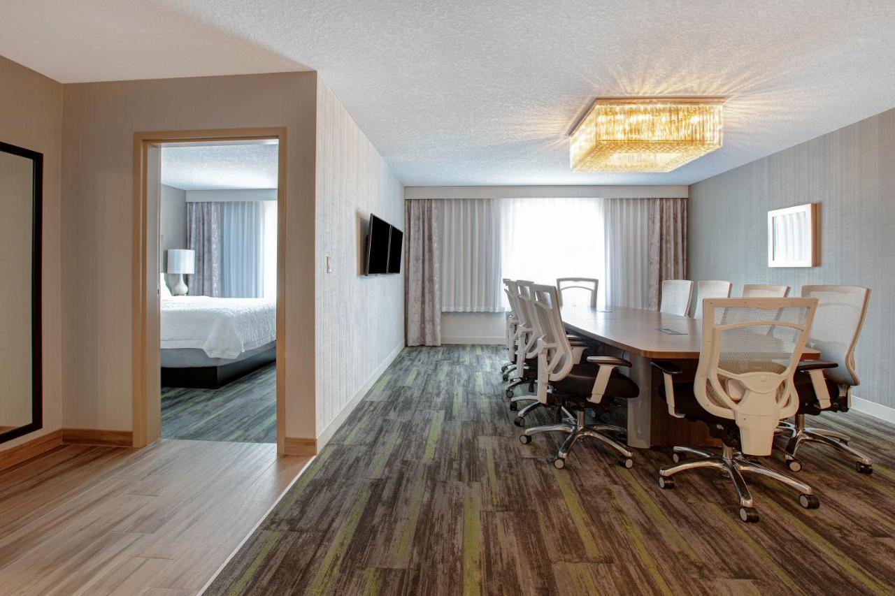The Landing Hotel & Conference Centre St. Paul ภายนอก รูปภาพ