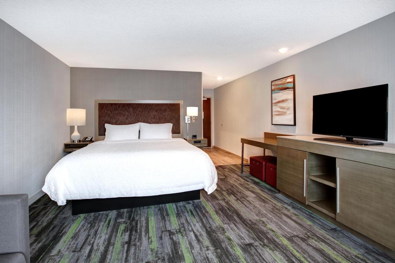 The Landing Hotel & Conference Centre St. Paul ภายนอก รูปภาพ