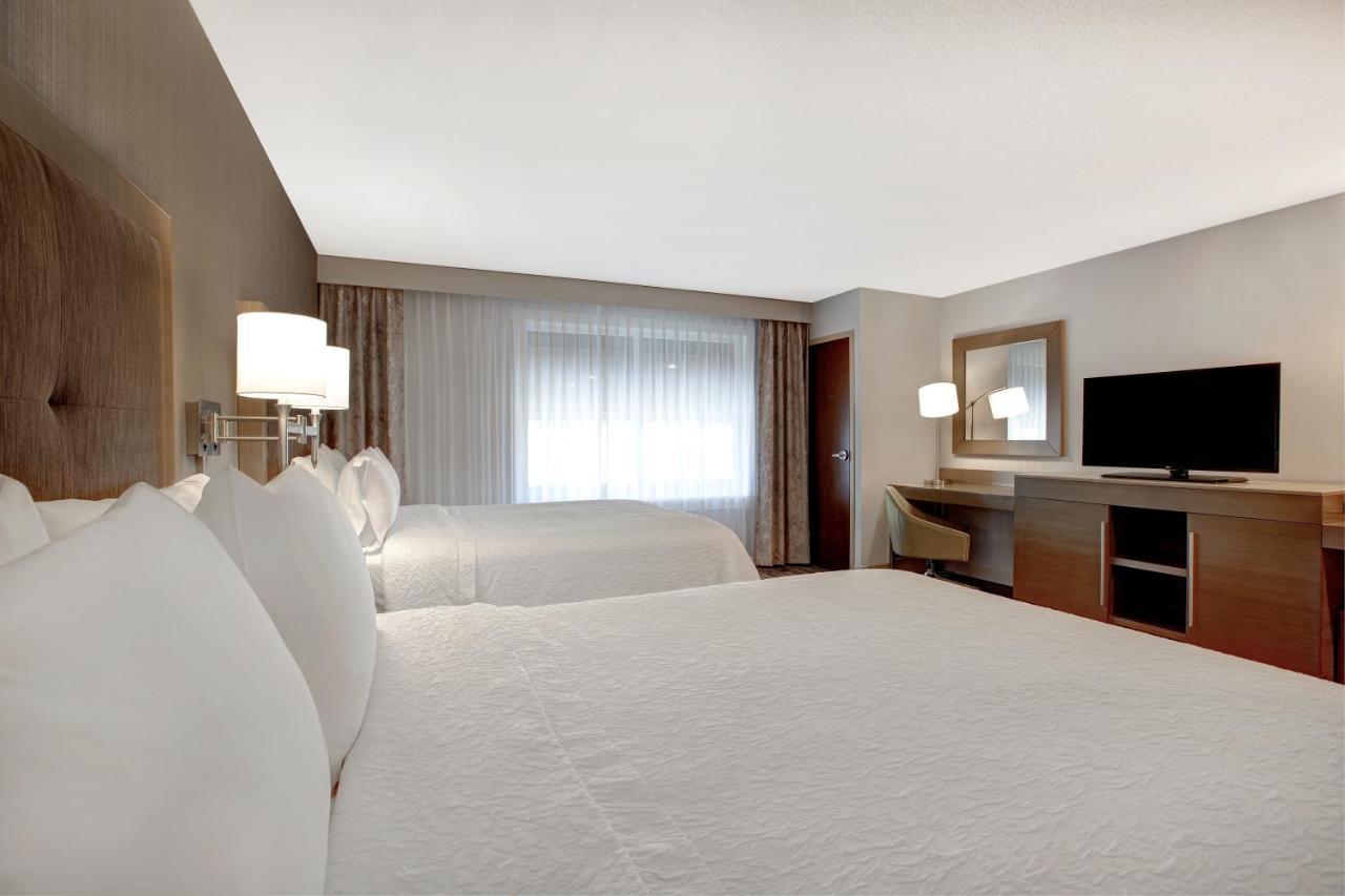 The Landing Hotel & Conference Centre St. Paul ภายนอก รูปภาพ