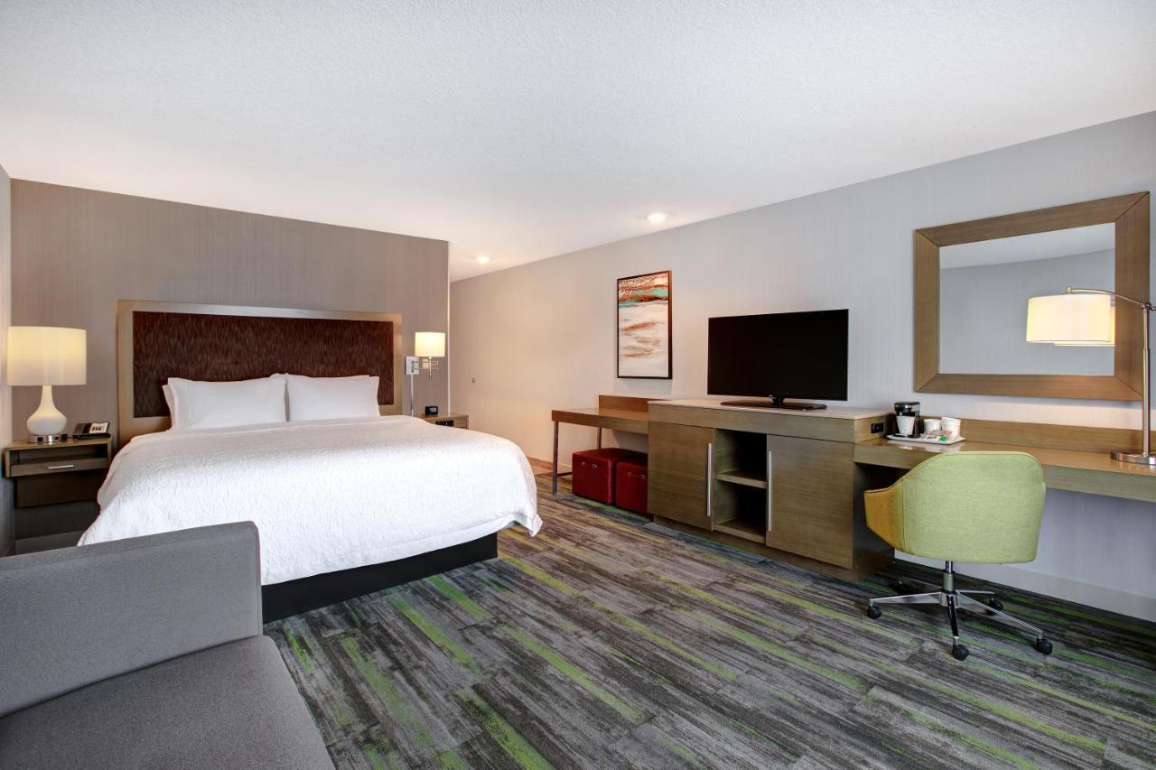 The Landing Hotel & Conference Centre St. Paul ภายนอก รูปภาพ