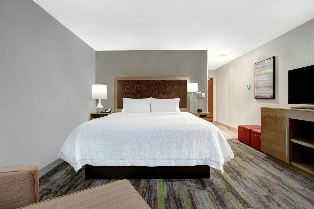 The Landing Hotel & Conference Centre St. Paul ภายนอก รูปภาพ